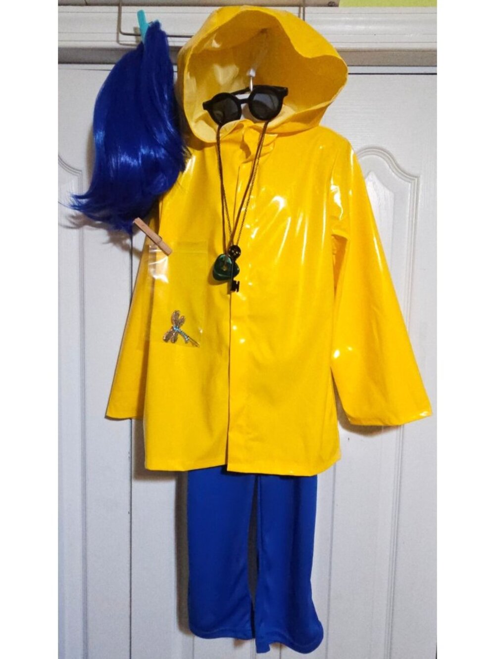 Coraline Yellow Raincoat Pants Costume Wig Dragonfly Clip Glasses Girls Med 7pc